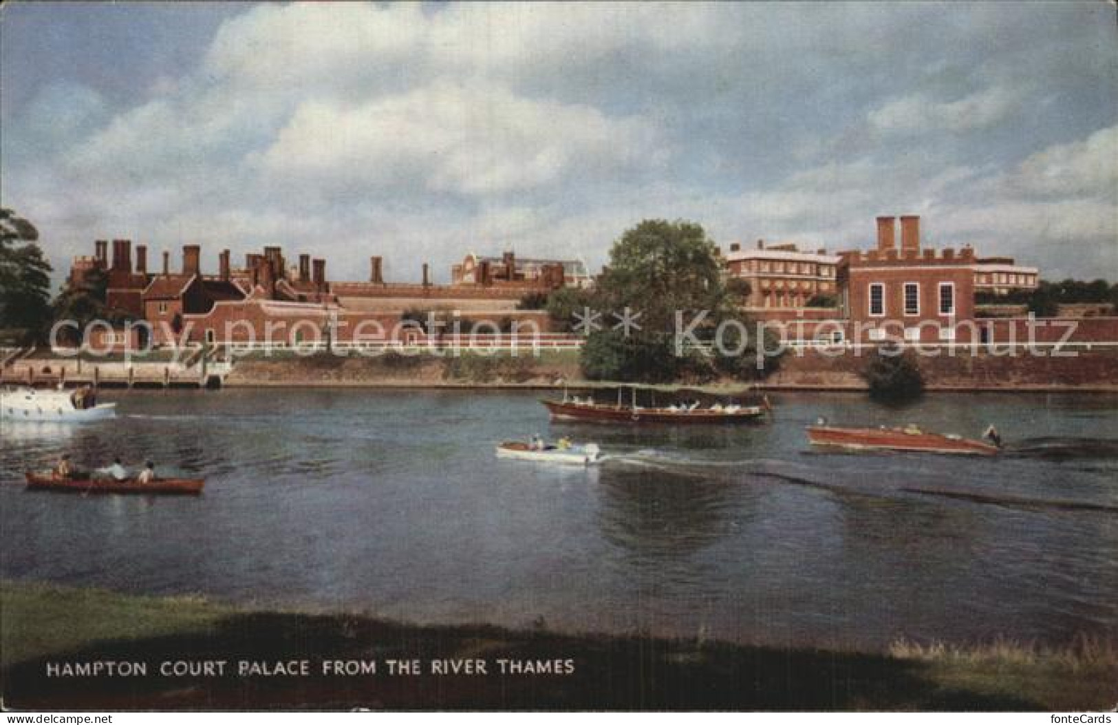 72566642 Hampton Court Palace From The River Thames Hampton Court - Herefordshire