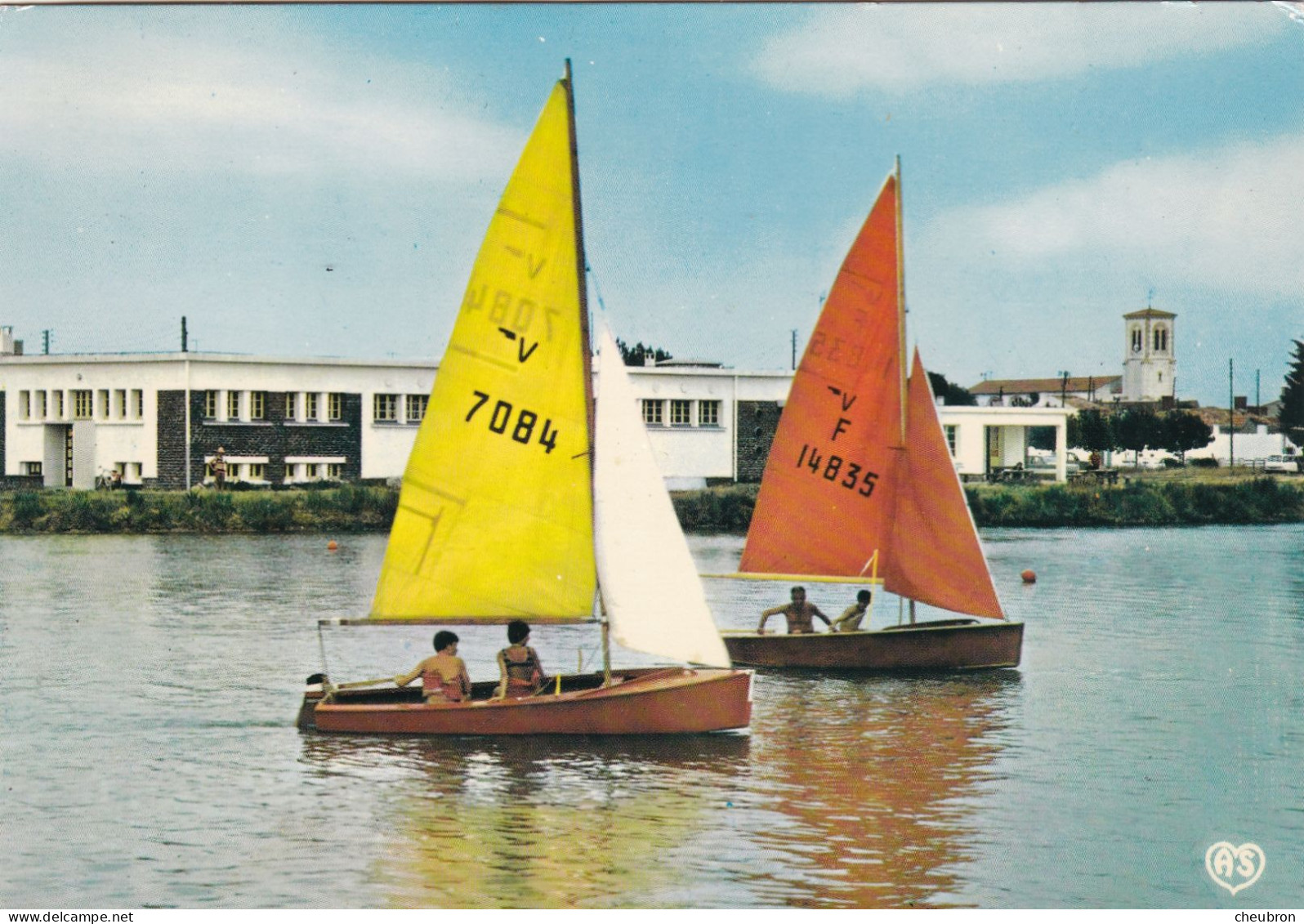 85.  L'AIGUILLON SUR MER .CPSM.  LE PLAN D'EAU. REGATES DE " VAURIENS " .  ANNÉE 1969 + TEXTE - Sailing