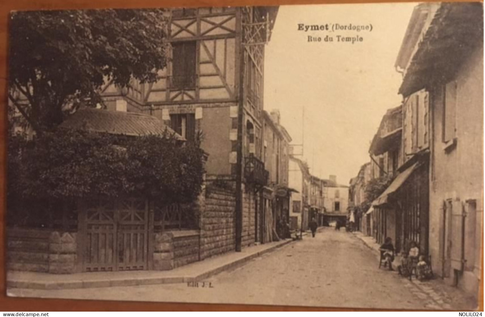 CPA 24 EYMET Rue Du Temple, Animée, éd J.L, écrite En 1925 - Eymet