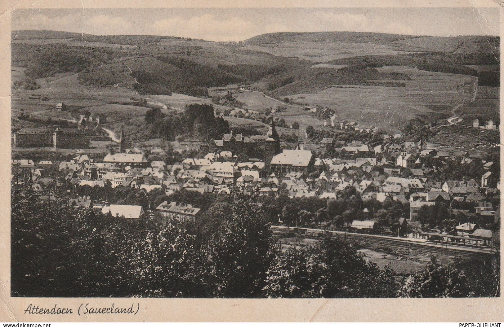 5952 ATTENDORN, Blick Auf Bahnhof Und über Die Stadt, 40er Jahre - Attendorn