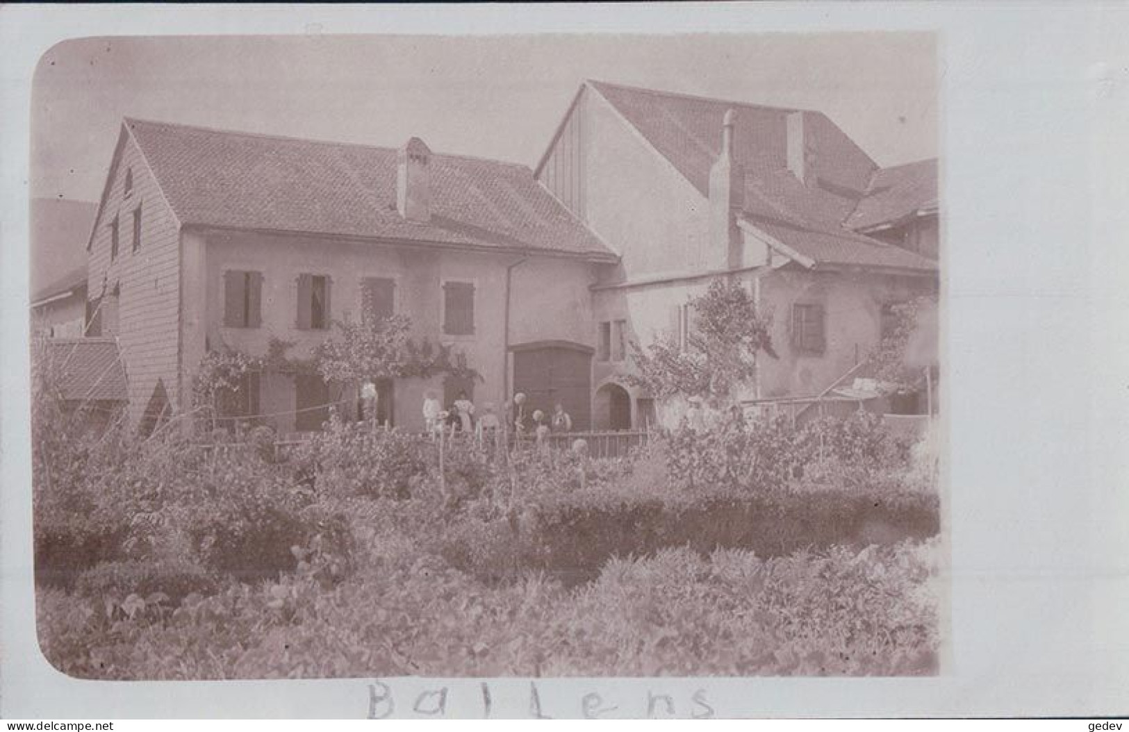 Ballens VD, Famille Devant La Ferme (3624) - Ballens