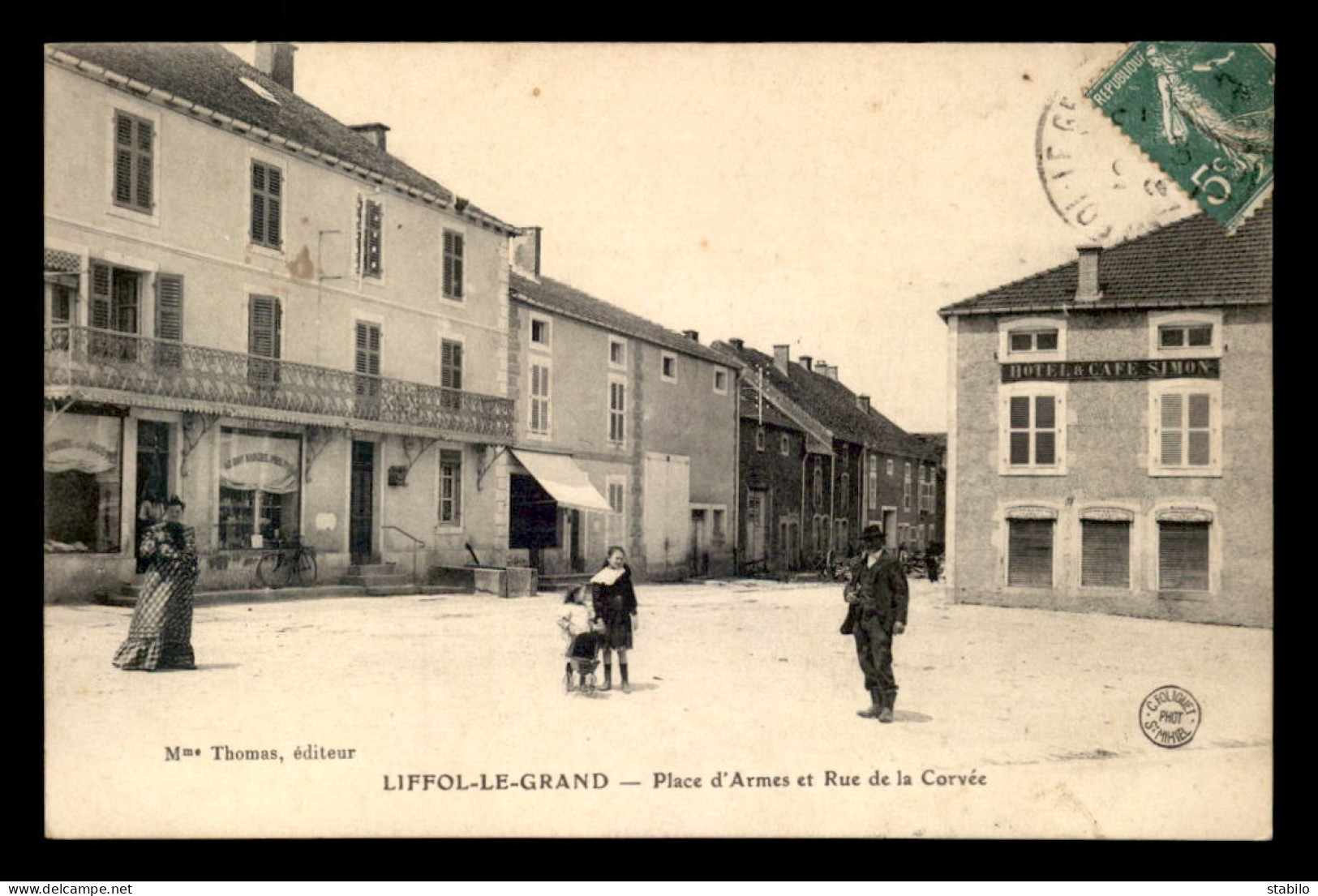 88 - LIFFOL-LE-GRAND - PLACE D'ARMES ET RUE DE LA CORVEE - HOTEL-CAFE SIMON - Liffol Le Grand