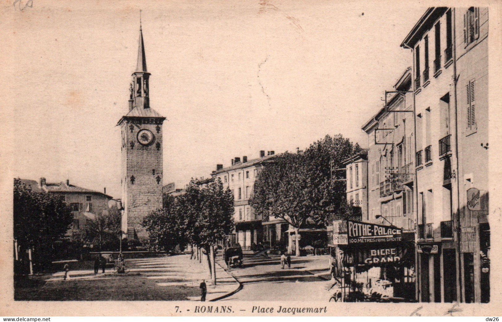 Romans (Drôme) - La Place Et La Tour Jacquemart, Café Pathé-Palace - Edition Valencony, Photo Combier - Carte N° 7 - Romans Sur Isere