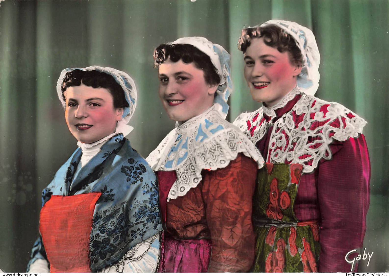 FOLKLORE - Costumes Régionaux - Tourangelles - Colorisé - Carte Postale Ancienne - Trachten