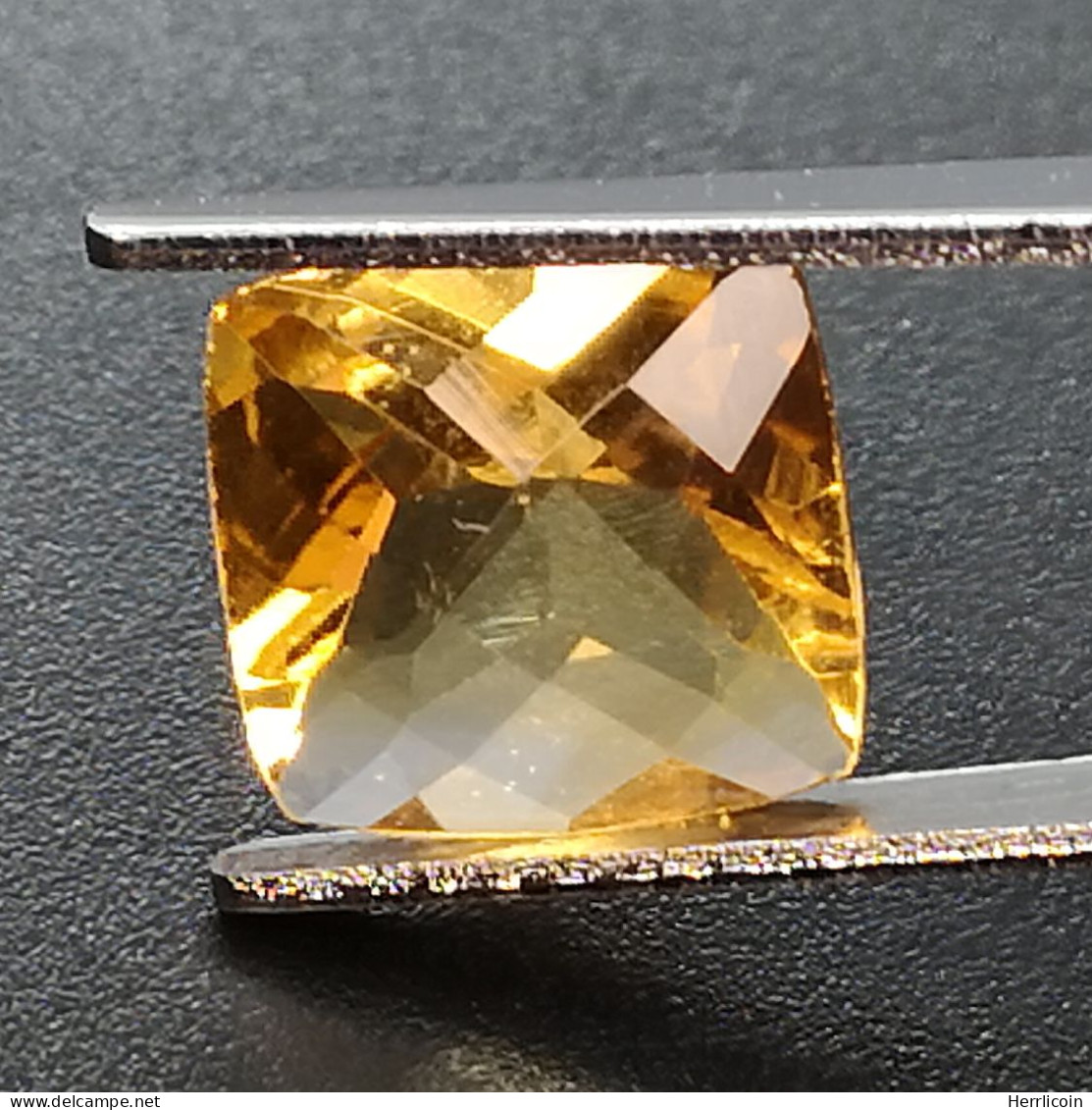 Citrine Chauffée Du Brésil - VS - Coussin 2.47 Carats - 9 X 9 X 5.2 Mm - Autres & Non Classés