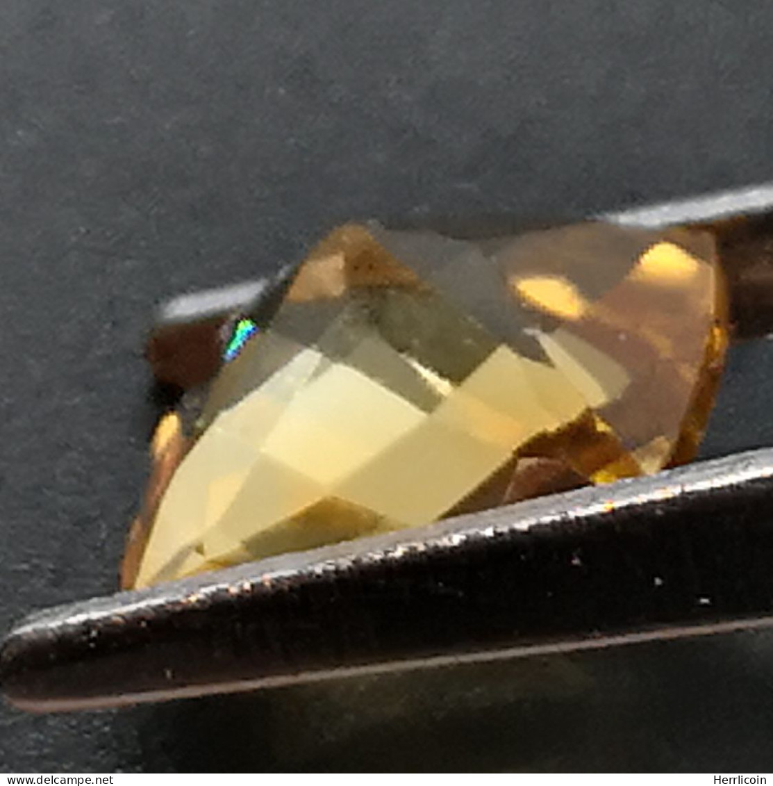 Citrine Chauffée Du Brésil - VS - Coussin 2.47 Carats - 9 X 9 X 5.2 Mm - Autres & Non Classés