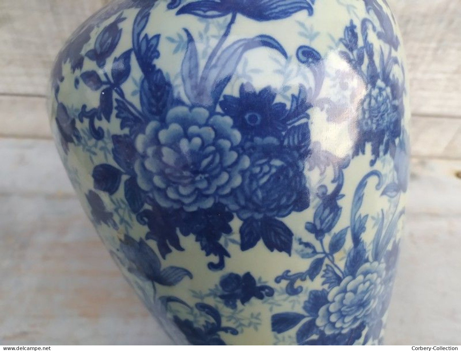 Grand Vase en Porcelaine Décor de Fleurs Style Chine Céladon