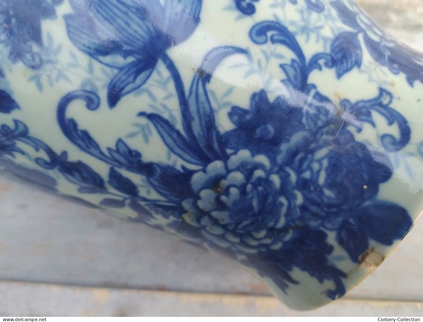 Grand Vase en Porcelaine Décor de Fleurs Style Chine Céladon