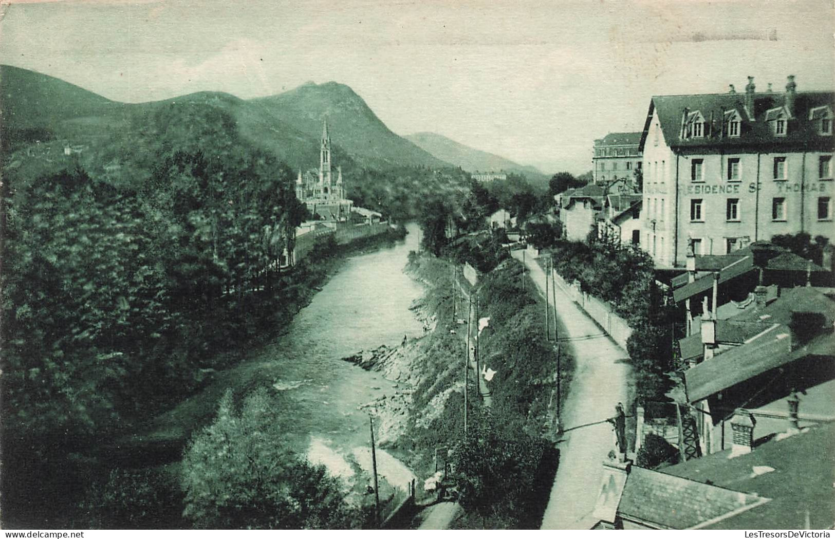 FRANCE - Lourdes (Hautes Pyrénées) - La Basilique Et Le Gave MD - Carte Postale Ancienne - Lourdes