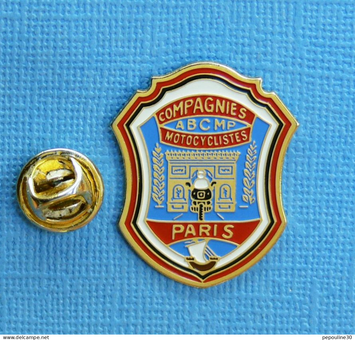1 PIN'S /  ** COMPAGNIES MOTOCYCLISTES DE LA PRÉFECTURE DE POLICE DE PARIS ** . (Logo-Motiv) - Polizei