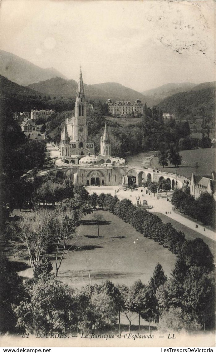 FRANCE - Lourdes - La Basilique Et L'Esplanade - LL - Carte Postale Ancienne - Lourdes