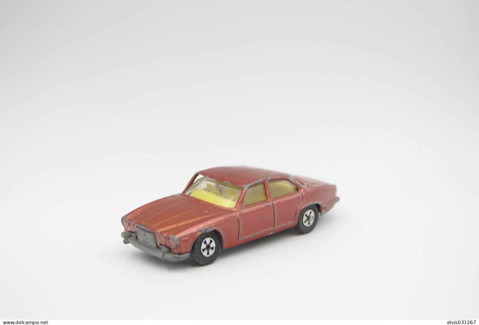 CORGI JUNIORS: WHIZZWHEELS, Jaguar XJ6 42 Maroon Issue (like Matchbox / Lesney ) - Matchbox