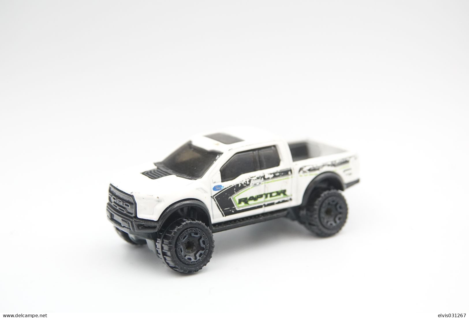 Hot Wheels Mattel 17 Ford F-150 RAPTOR Issued 2017, Scale 1/64 - Matchbox (Lesney)