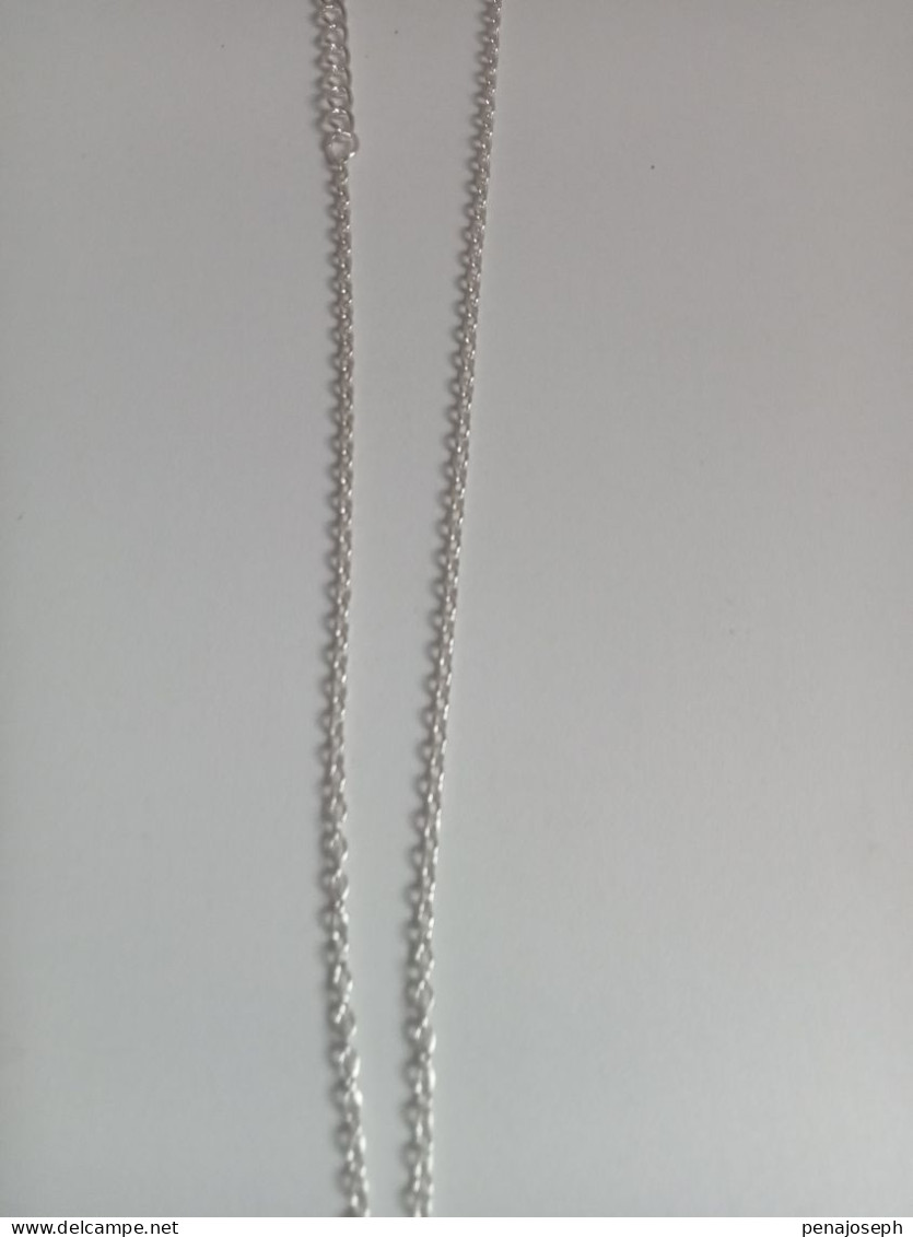 Collier Ancien Longueur 31 Cm Fermé - Halsketten