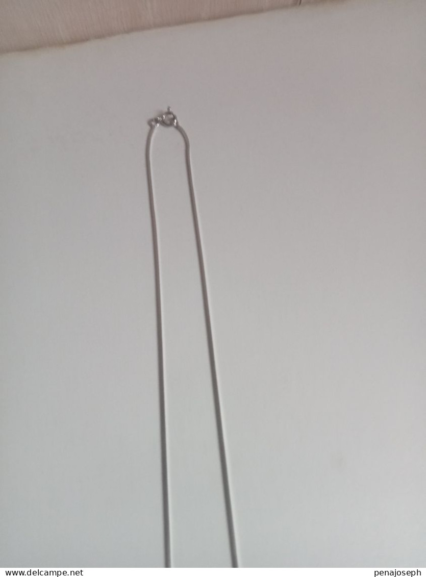 Collier Ancien Longueur 23 Cm Fermé - Halsketten