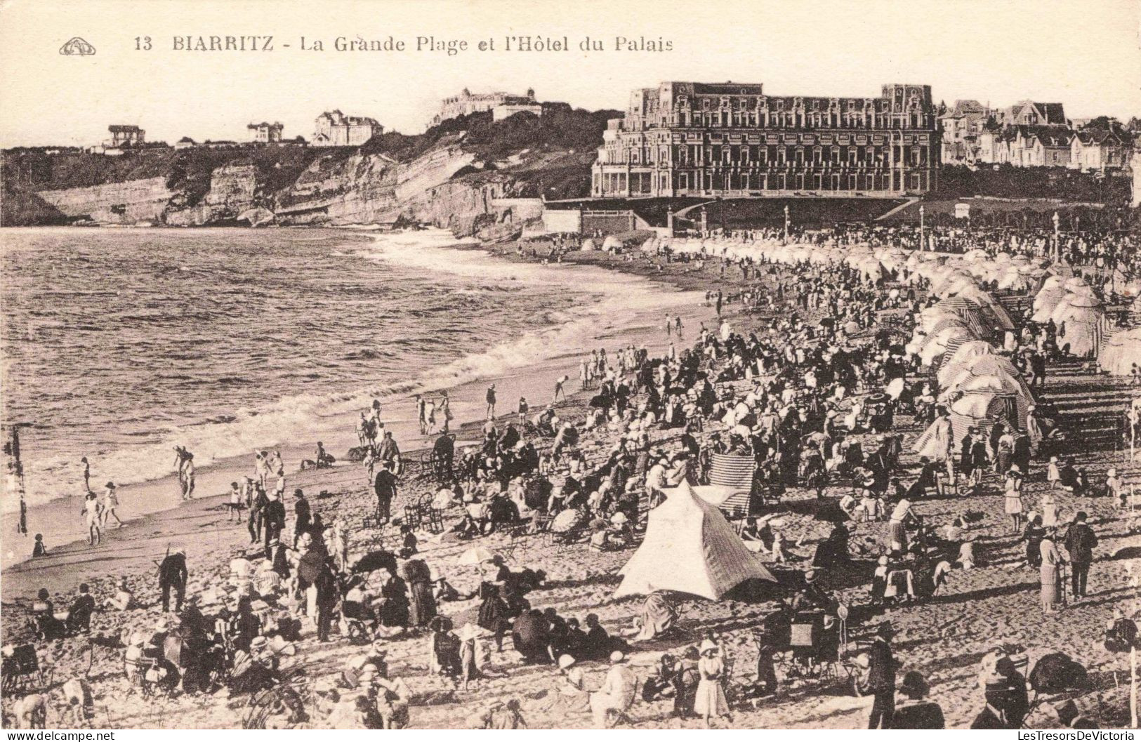 FRANCE - 64 - Biarritz - La Grande Plage Et L'hôtel Du Plaisir - Carte Postale Ancienne - Biarritz