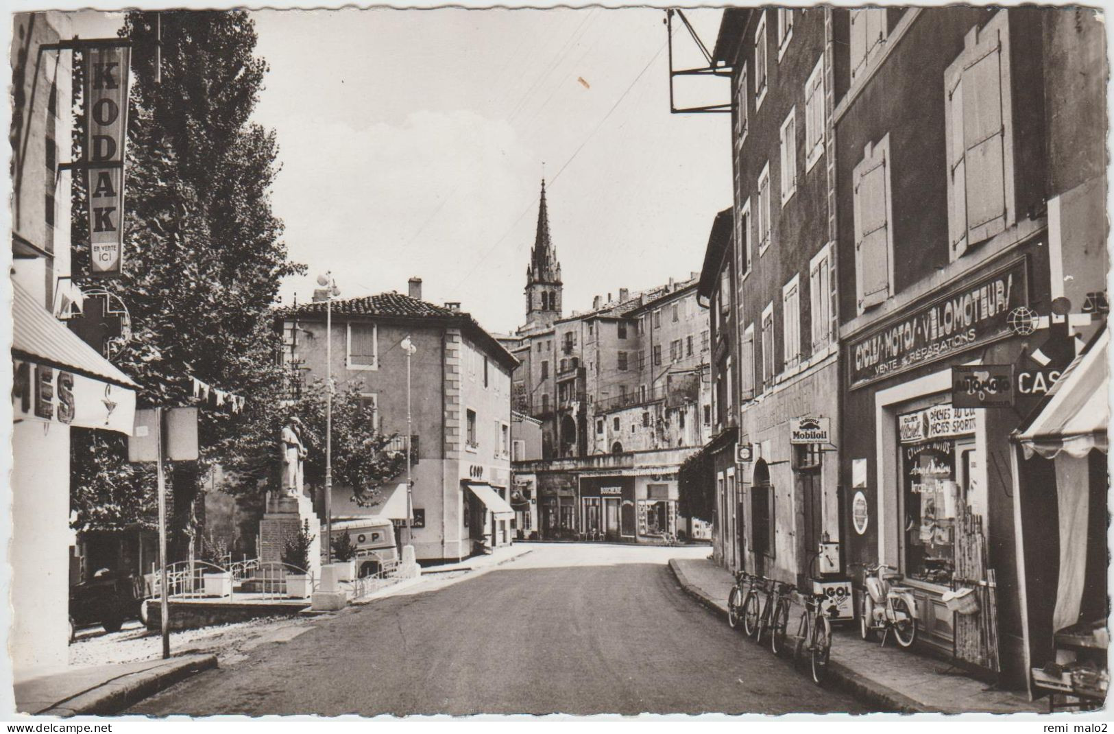 CARTE POSTALE   JOYEUSE 07  Route Nationale - Joyeuse