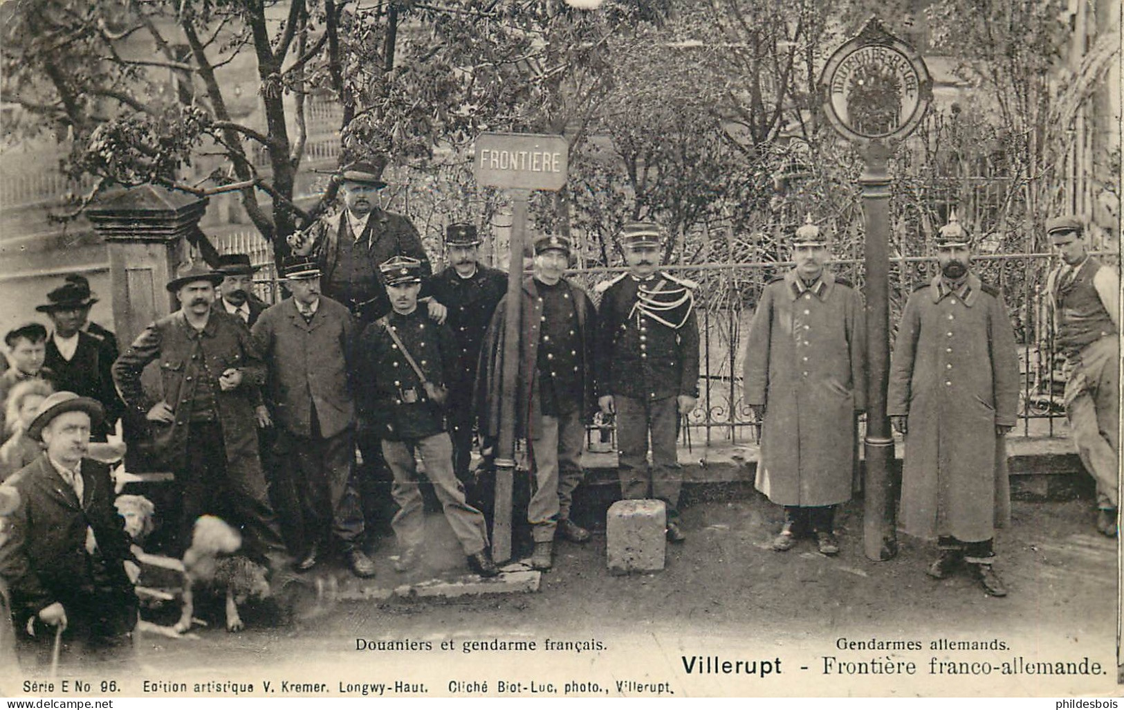 DOUANE  Frontiere Franco Allemande   VILLERUPT    Douaniers Et Gendarme - Dogana