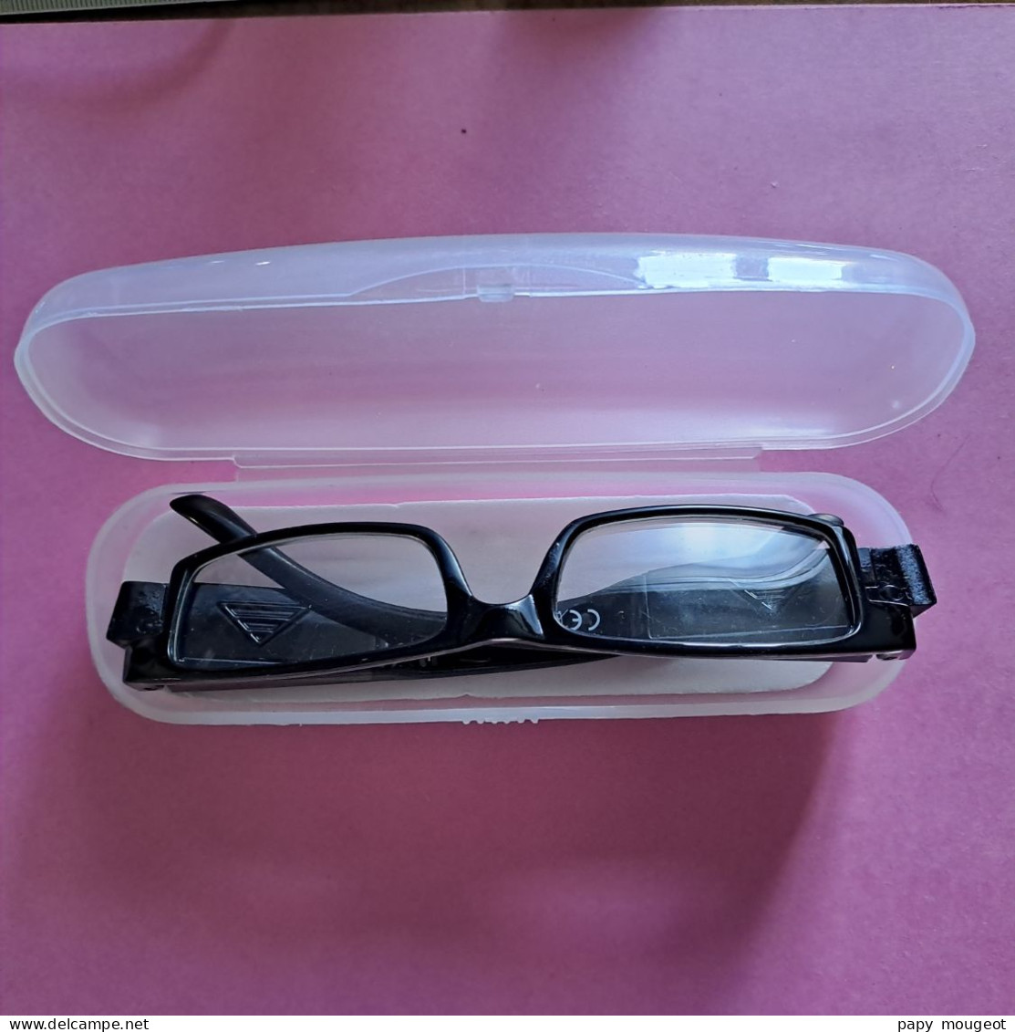 Lunettes De Vues Avec Lumière Dans Les Branches En Plastique Avec Boite - Glasses