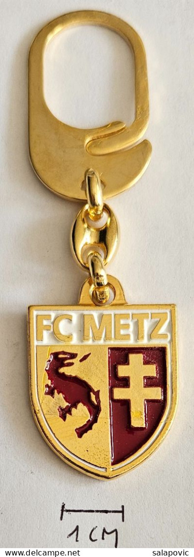 FC METZ  France Football Soccer Club Fussball Calcio Futbol Futebol   Pendant Keyring PRIV-2/7 - Abbigliamento, Souvenirs & Varie