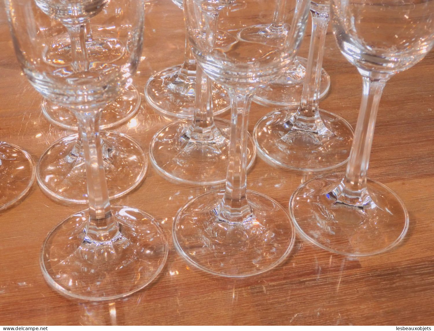 -10 FLUTES A CHAMPAGNE en VERRE SANS MARQUE VISIBLE collection Vitrine   E