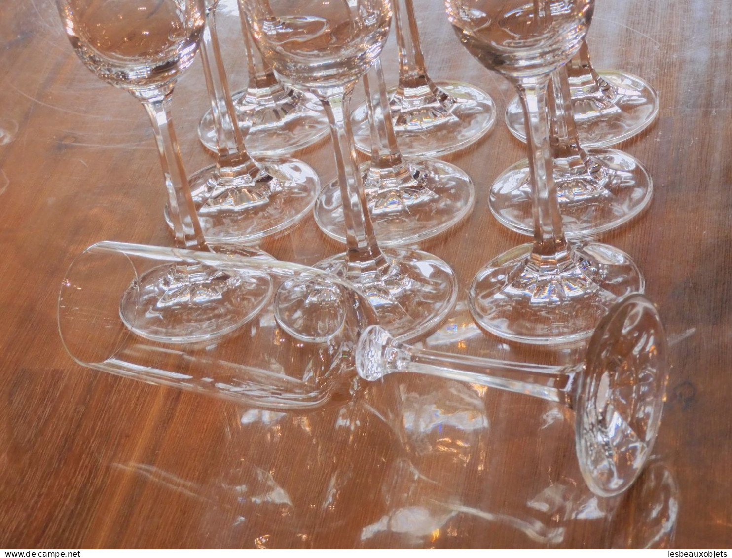 -10 FLUTES A CHAMPAGNE en VERRE SANS MARQUE VISIBLE collection Vitrine   E