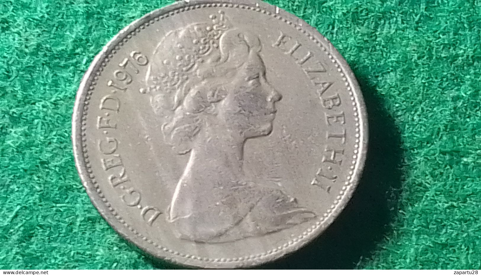 İNGİLTERE--1975      10   PENNY - 5 Pence & 5 New Pence