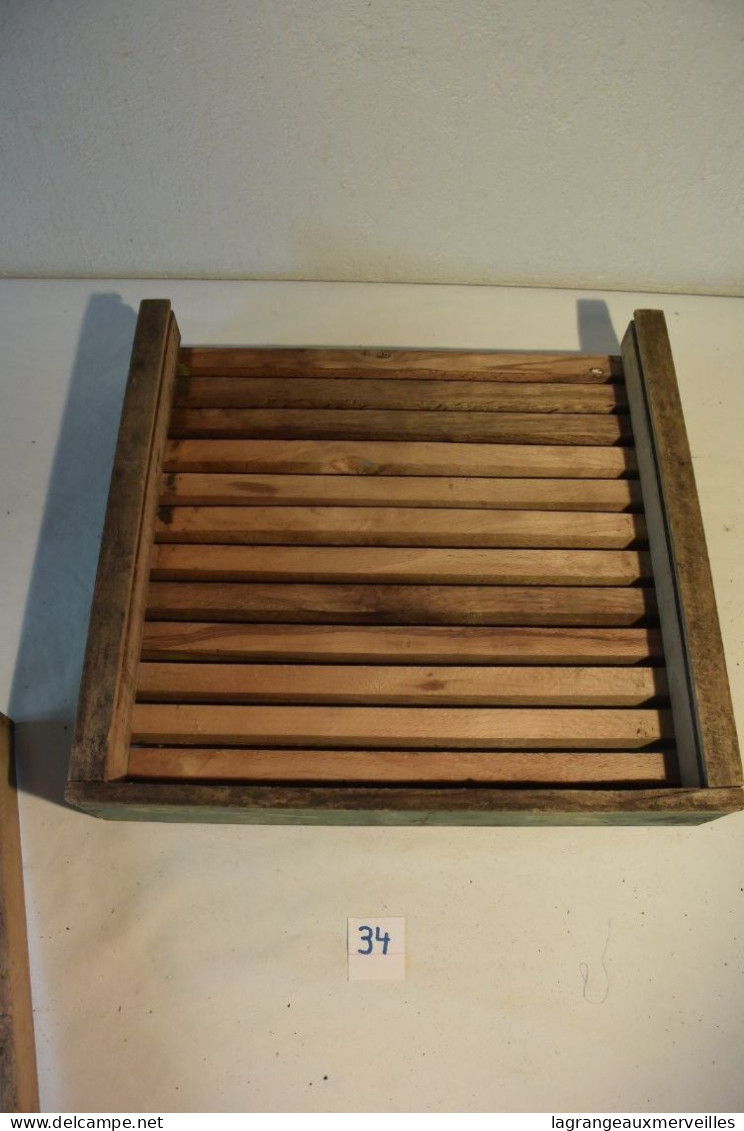 C34 Ancien Outil Pour Rucher Abeilles En Bois - Strumenti Antichi