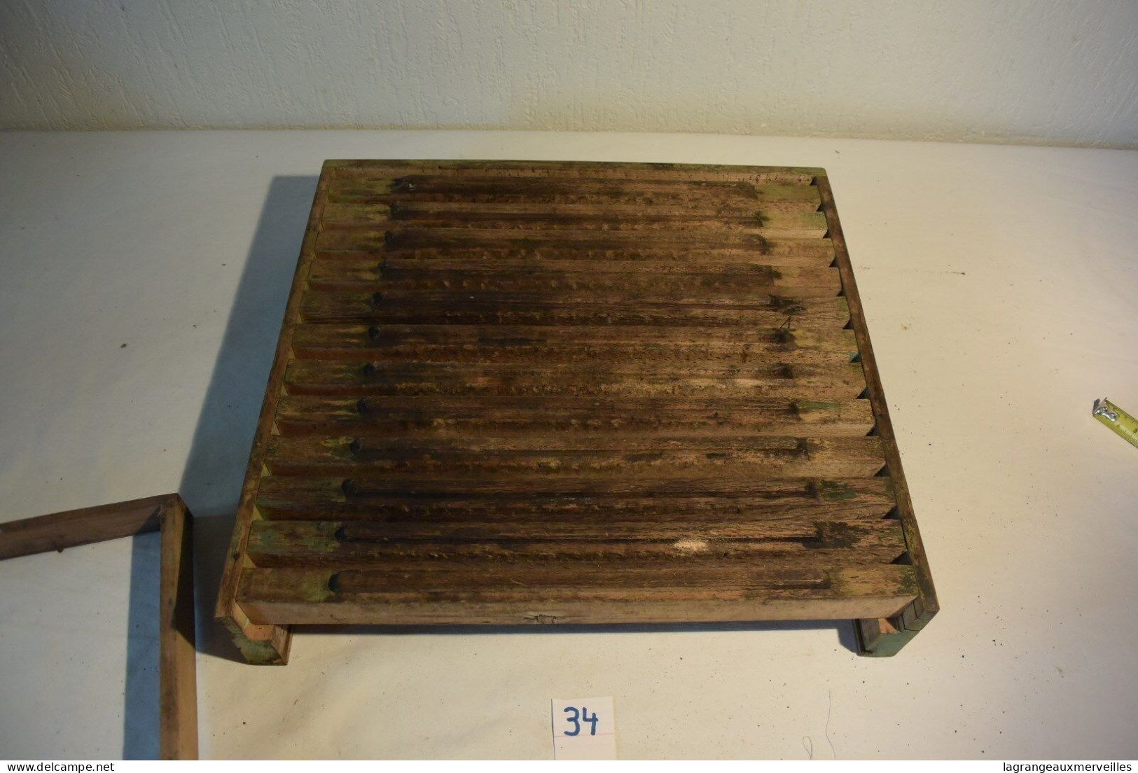 C34 Ancien Outil Pour Rucher Abeilles En Bois - Herramientas Antiguas