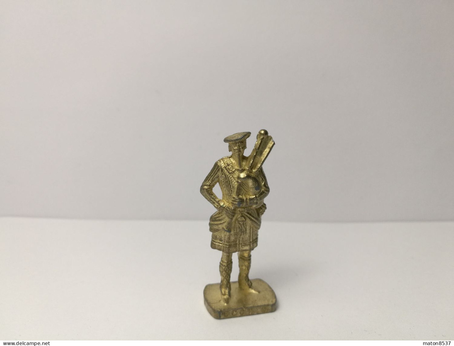 Kinder :  Schotten Um 1743  1980-92 - Dudelsackpfeifer - Scot 3  - Gold - SCAME - Figurine In Metallo