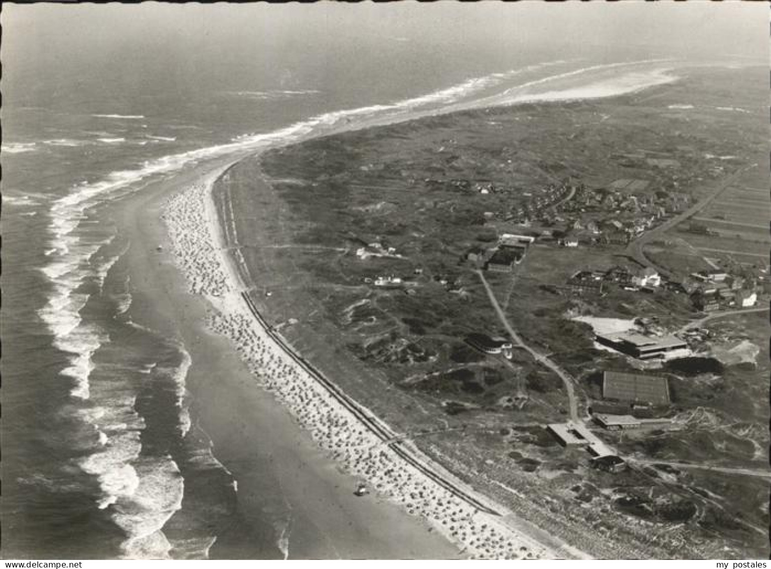 41251625 Langegeoog Fliegeraufnahme Strand Ort Langegeoog - Wittmund