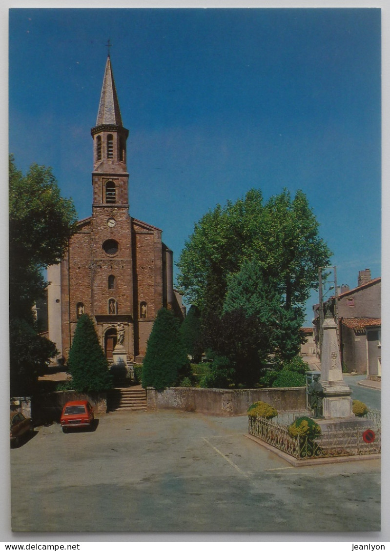 MONTREDON LABESSONNIE (81/Tarn) - Place Eglise Avec Voiture Garée - Montredon Labessonie