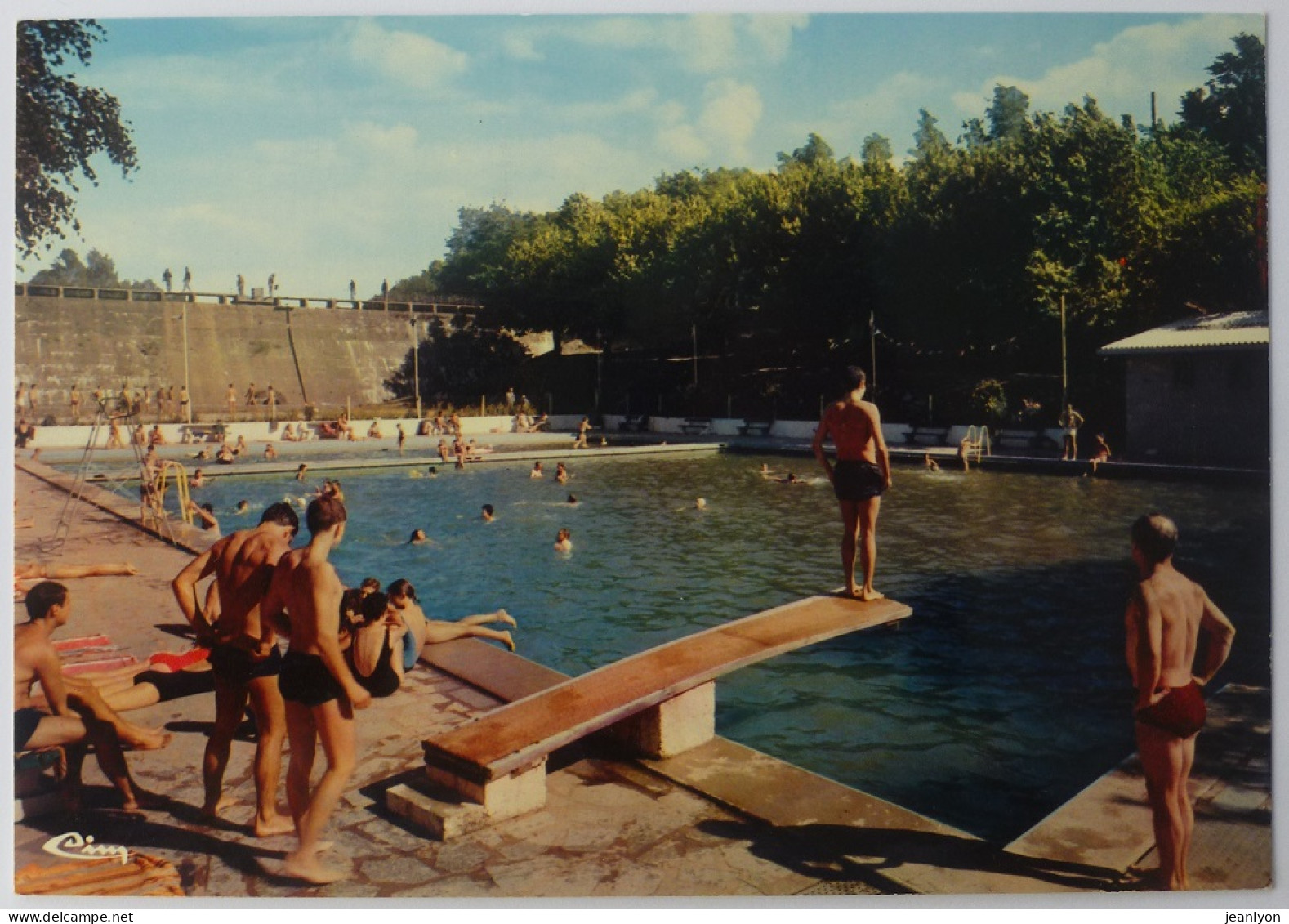 MONTREDON LABESSONNIE (81/Tarn) - Piscine / Plongeoir Avec Baigneur - Montredon Labessonie