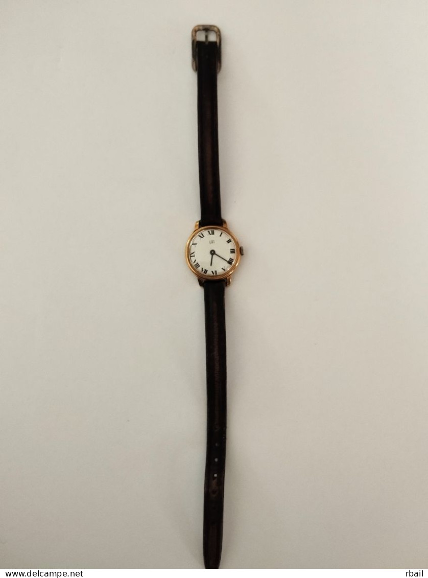 Montre Ancienne De Marque De Renom UTI Boitier Or Avec Bracelet Origine  Bon état Verre Non Rayé En état De Marche - Horloge: Antiek