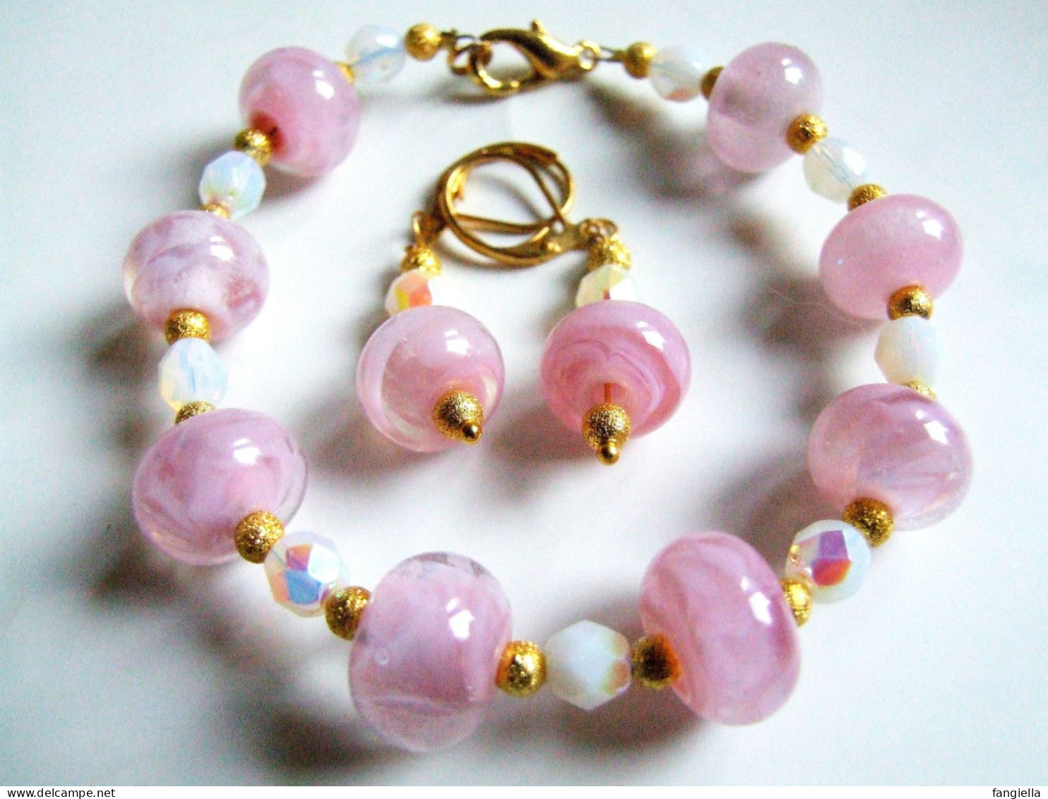 Parure Bracelet Et Boucles D'oreilles, Cadeau St Valentin, Rose Blanc Doré, Verre Artisanal Filé Au Chalumeau, Bijoux Fe - Collares/Cadenas