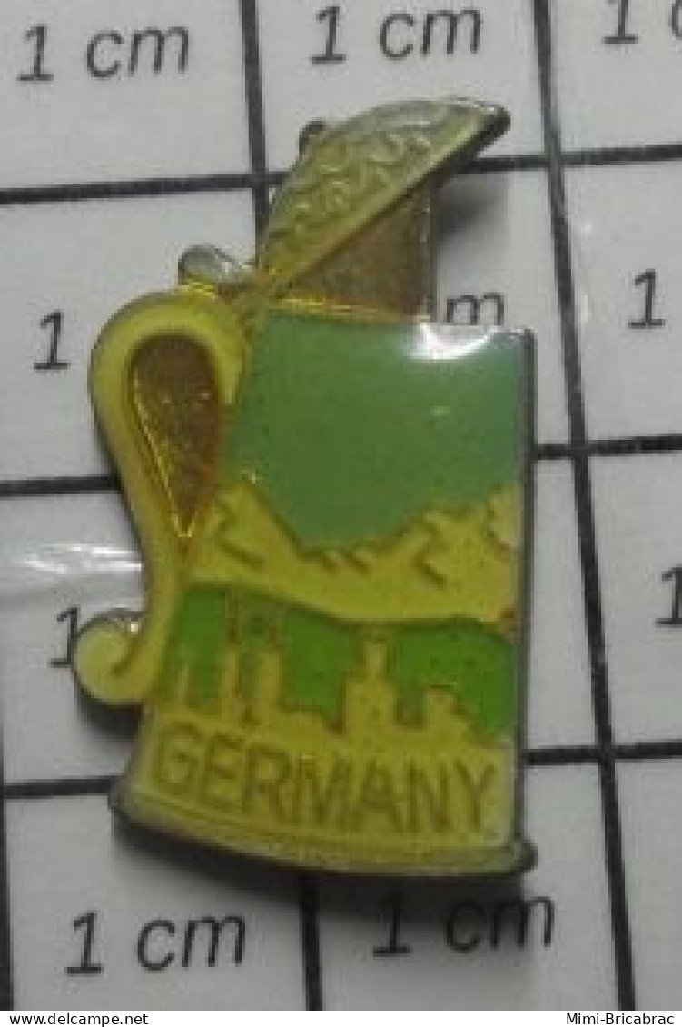 122 Pin's Pins / Beau Et Rare /  BIERES / CHOPE DE BIERE GERMANY - Bière