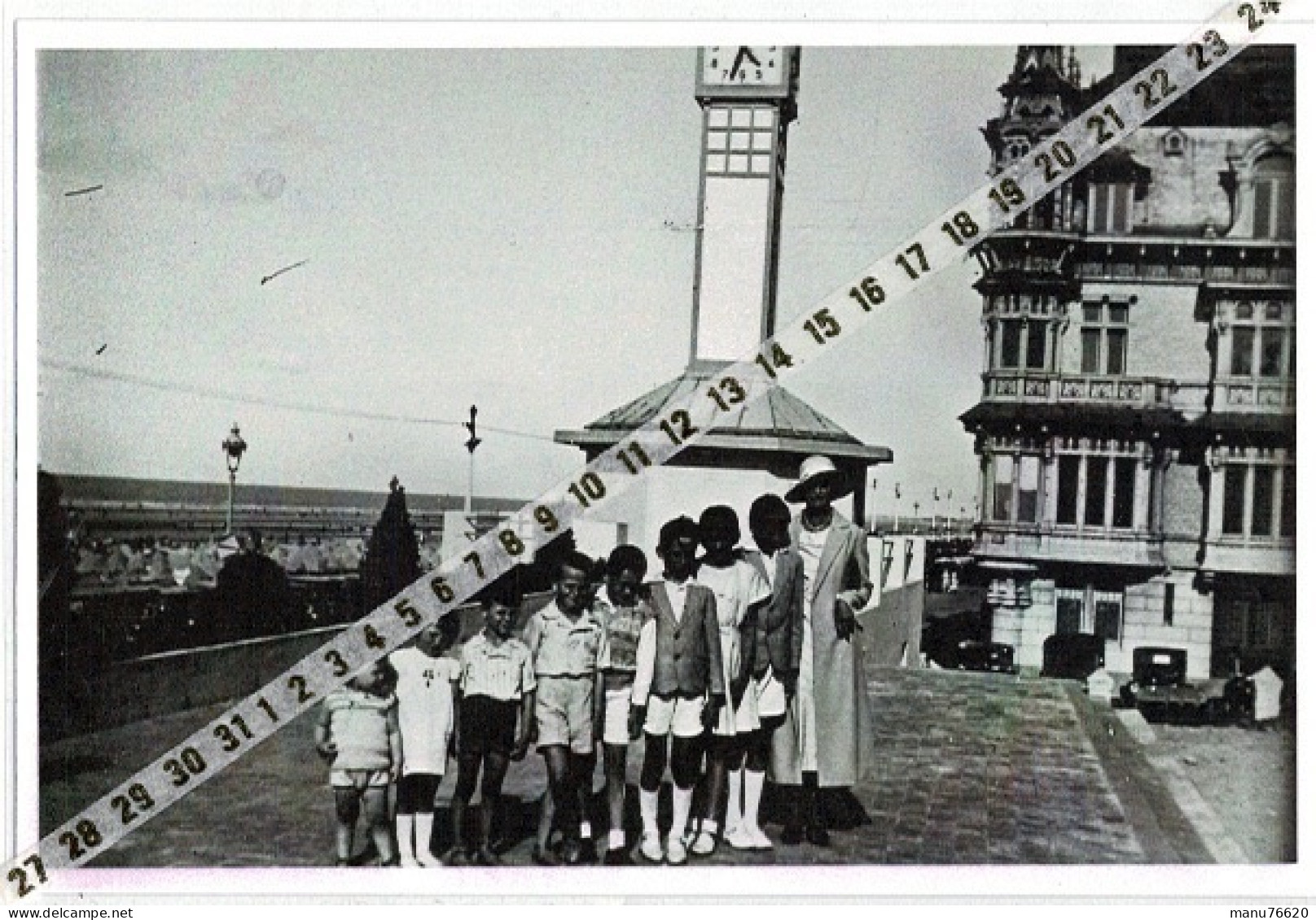 Reproduction Récente Photo : France à Malo Des Bains - Personnes Et Ville Derrière . . - Europe