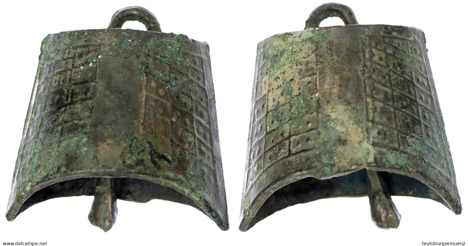 Bronze-Glockengeld, Wohl Chunqiu-Periode Ca. 770/446 V. Chr. 55 X 40 X 46 Mm. Sehr Schön, Fundbelag Exemplar Der Teutobu - China