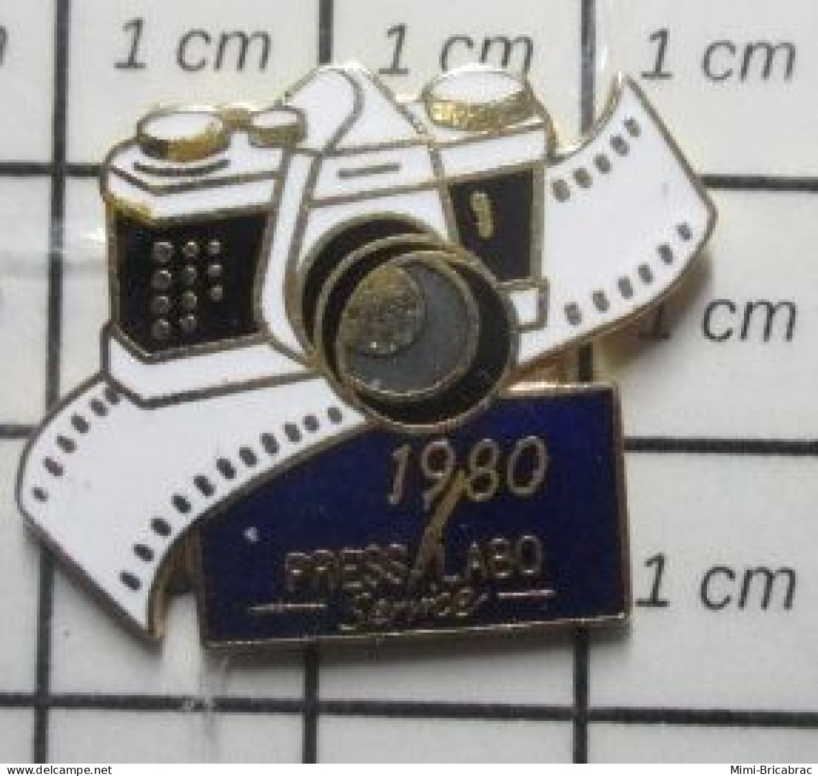 516B Pin's Pins / Beau Et Rare / THEME PHOTOGRAPHIE / ANNEES 1980 PRESS LABO SERVICE APPAREIL PHOTO - Fotografie