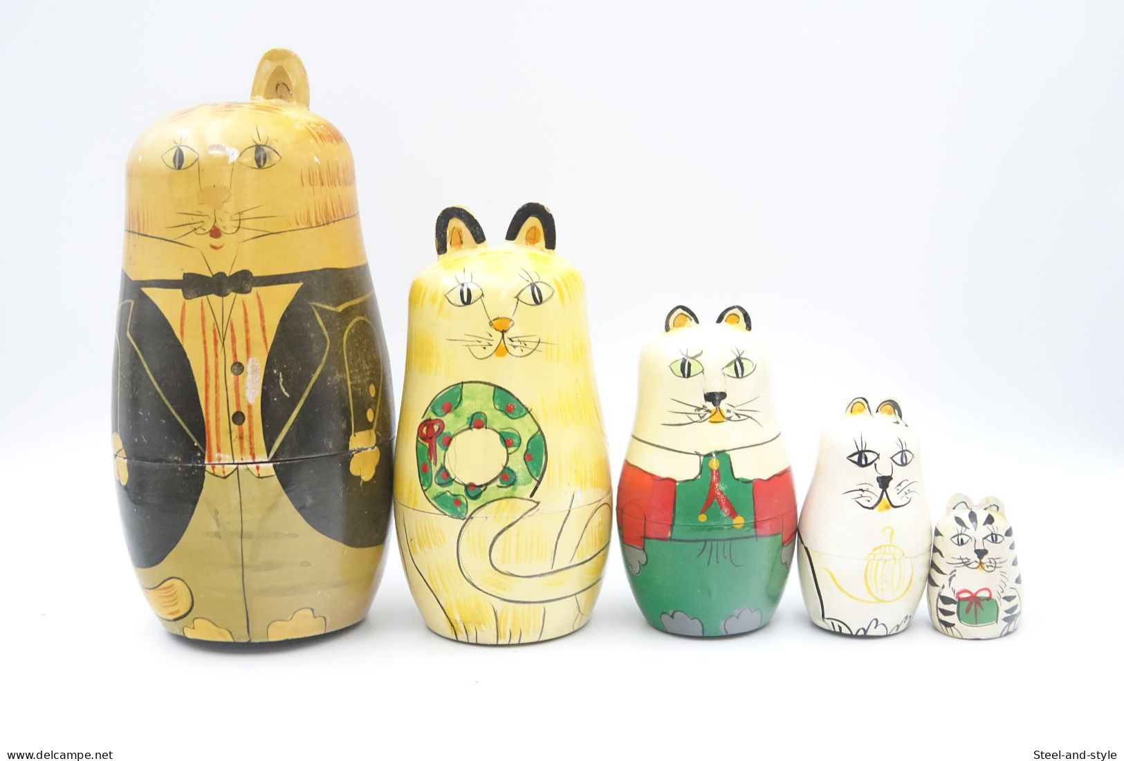 Design :  NESTING DOLLS : CAT SET OF 5 - Matryoshka - Hand Painted - Made In China - 1950's - H:15cm - Arte Orientale