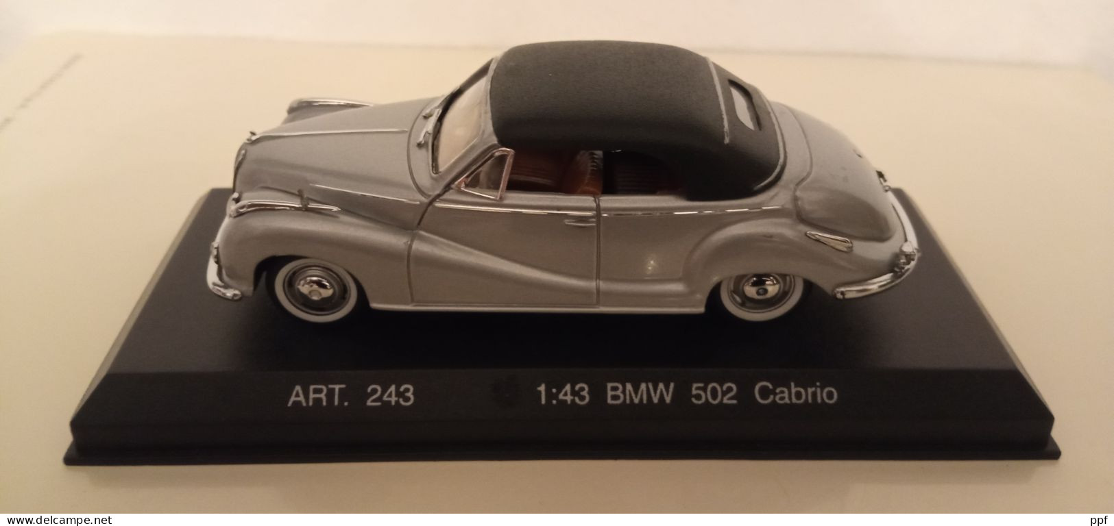 Lotto Bugatti Royale del 1930 + Mercedes anni 30 + BMW 502 Cabrio anni 40