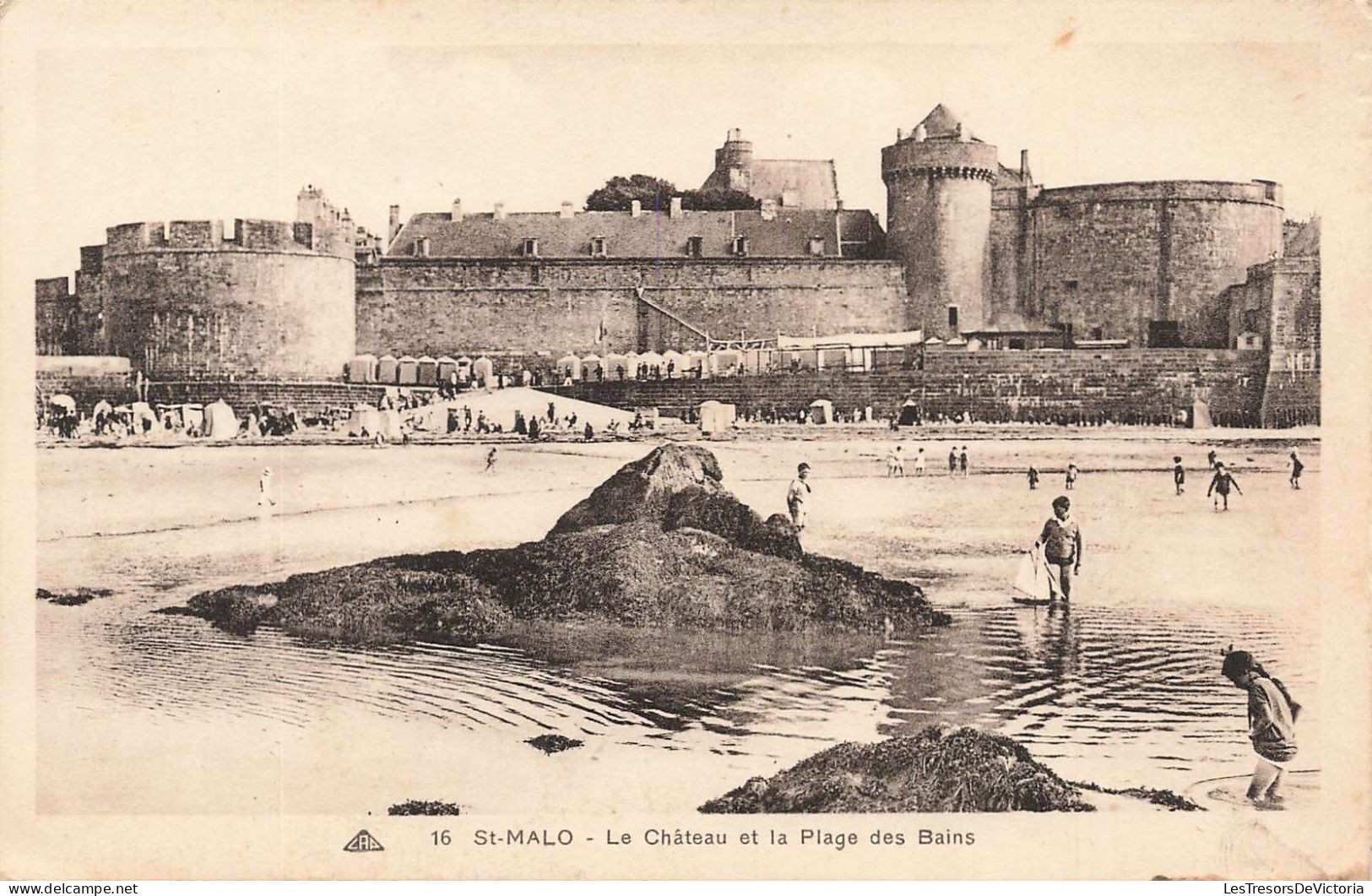 FRANCE - Saint Malo - Le Château Et La Plage Des Bains - Animé - Carte Postale Ancienne - Saint Malo