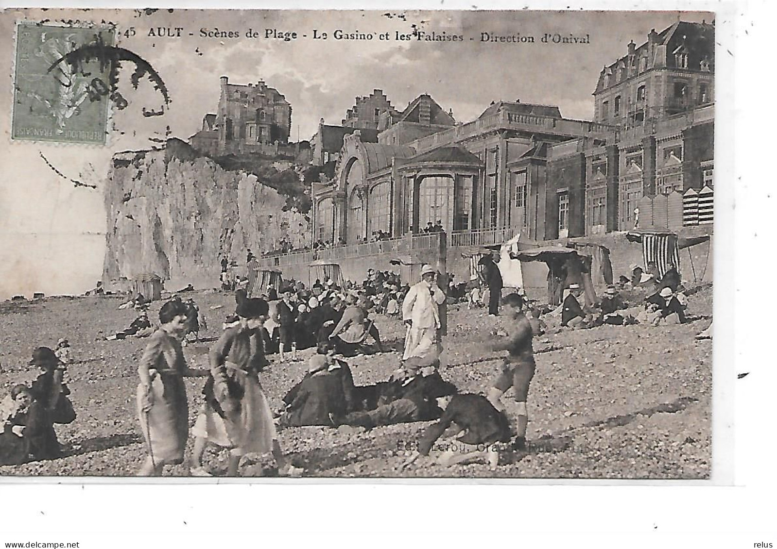 DEP. 80 AULT N°45 SCENES DE PLAGE LE CASINO ET LES FALAISES DIRECTION D'ONIVAL Circulée, Baigneurs, Cabines De Plage - Casinos