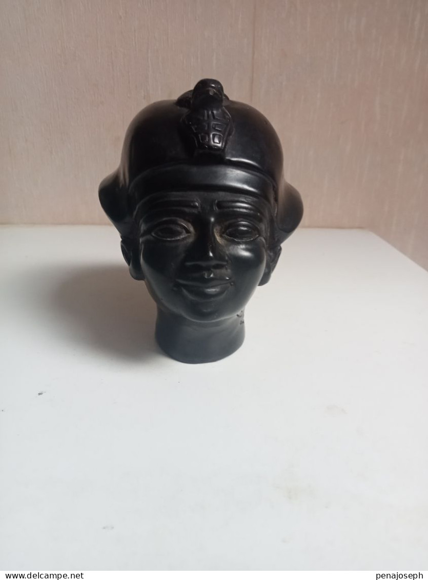 Statuette Du XIXème, En Pierre  Hauteur 12 Cm X 9 Cm - Art Asiatique