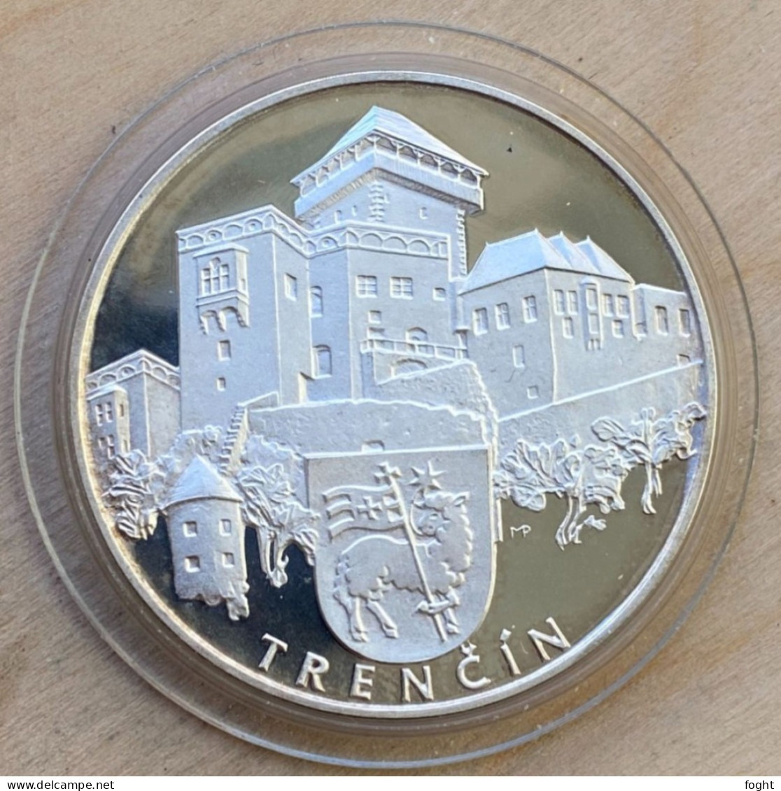 .900 Silver Slovak Souvenir Medal - Slovak Castles: TRENČÍN,6477 - Profesionales / De Sociedad