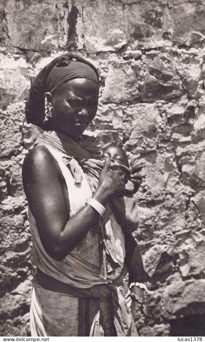 ETHNOLOGIE / TRES BELLE CARTE  / FEMME SOMALIE AVEC SON BEBE - Somalië