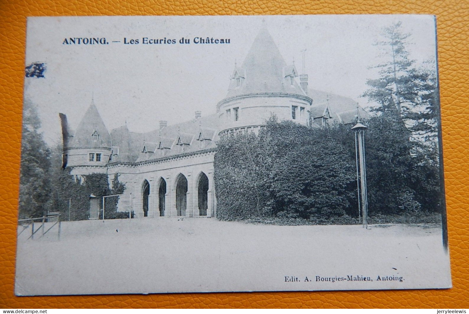 ANTOING  -  Les Ecuries Du Château  -  1917 (Feldpost) - Antoing