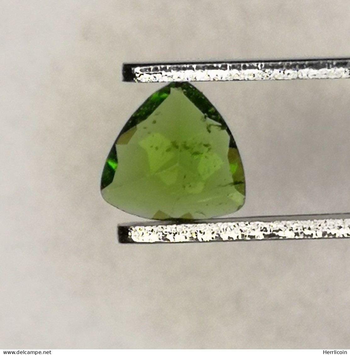 Diopside Chrome Naturelle De Russie - Trillion 0.38 Carat - 5 X 5 X 2.2 Mm - Other & Unclassified