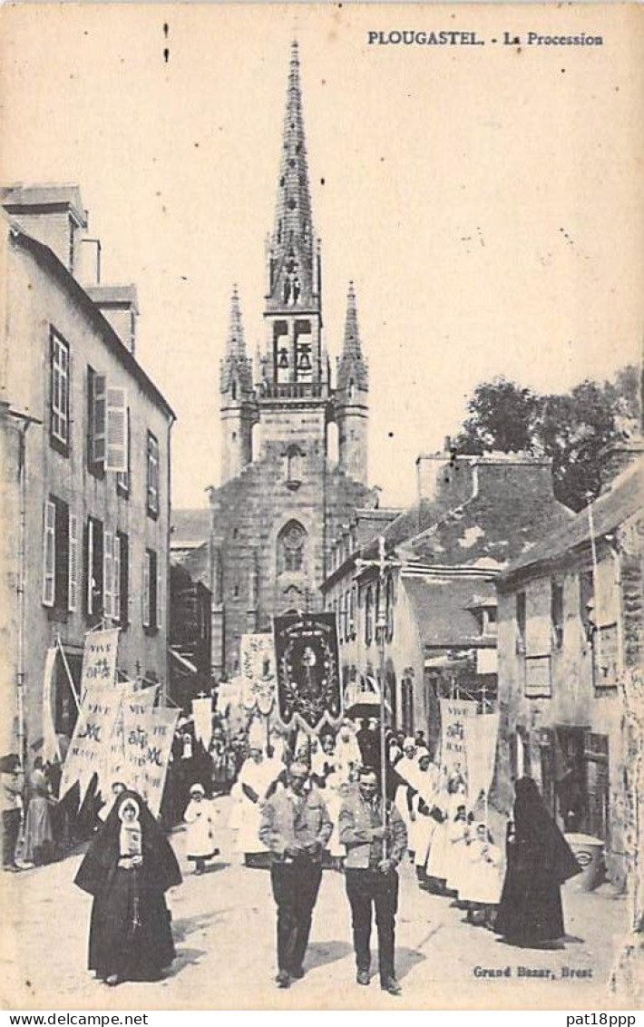 RELIGION CATHOLIQUE - 29 - PLOUGASTEL : La Procession ( Bonne Animation En 1er Plan ) - CPA - Finistère - Plougastel-Daoulas