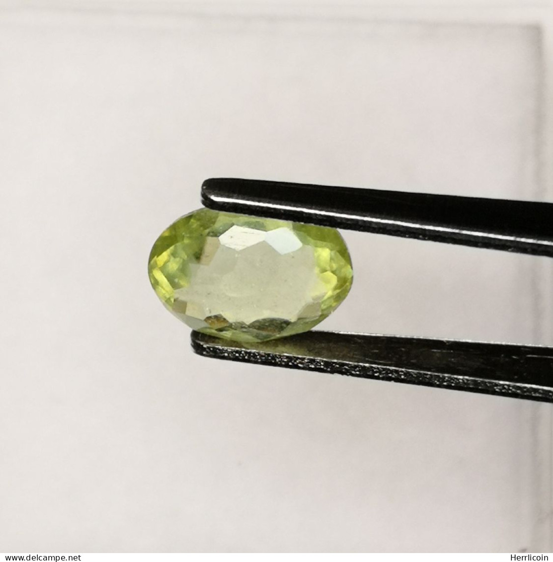 Sphène Naturel De Madagascar- Ovale 0.88 Carat - 7.5 X 6 X 2.3 Mm - Other & Unclassified